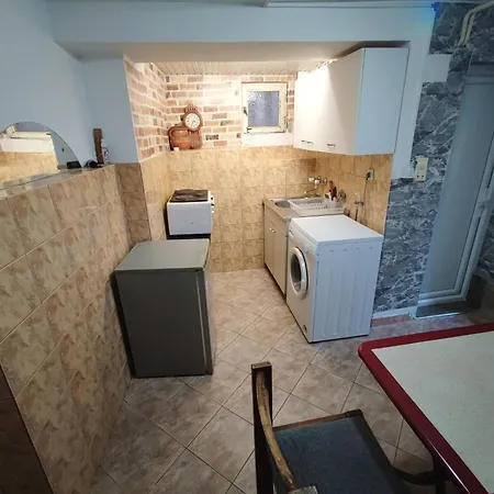 33 Skopjee Apartament *